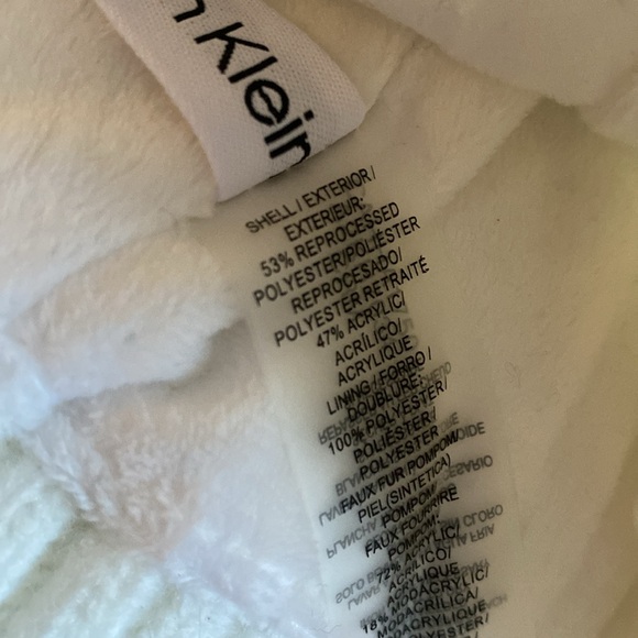 Calvin Klein knitted hat - Picture 11 of 12